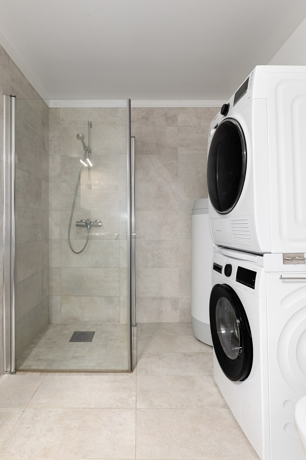 Badet i u.etg/evt en del av hybel Galleribilde