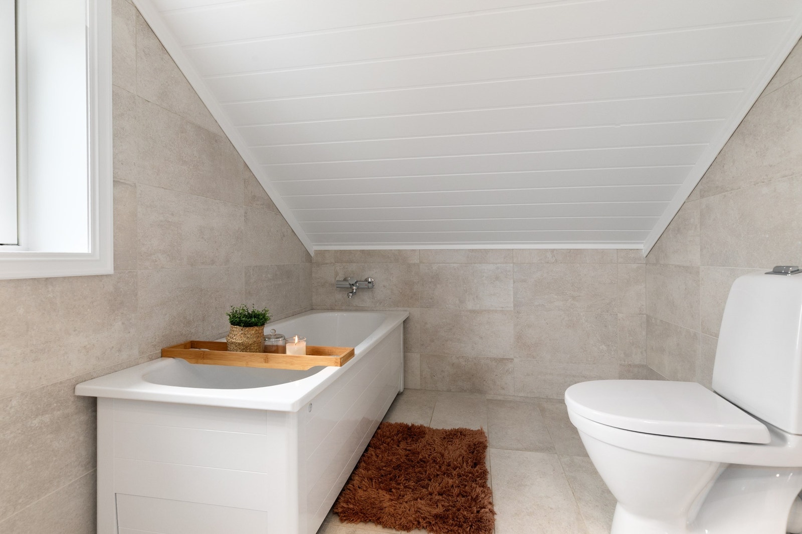 Pent flislagt bad i 2.etg Galleribilde