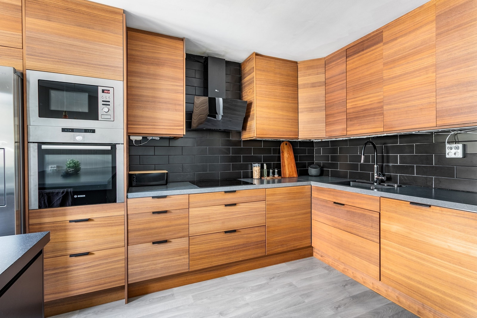 Helt ny og omfangsrik innredning kjøkkeninnredning fra Epoq ble montert i 2020. Galleribilde