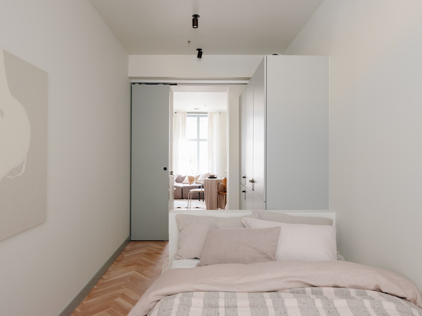 Designspotter i himling. Galleribilde