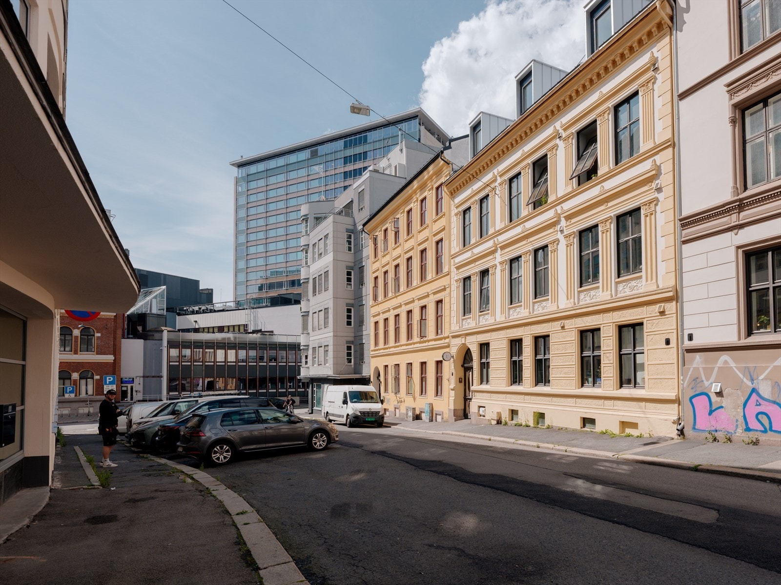 Flott klassisk bygård fra 1880-tallet som ble totalrenovert og bygget om til boliger i 2017 Galleribilde