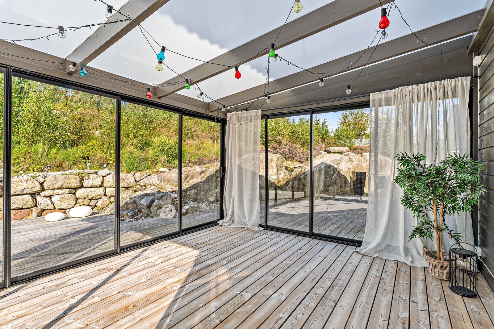 Flott hagestue. Galleribilde