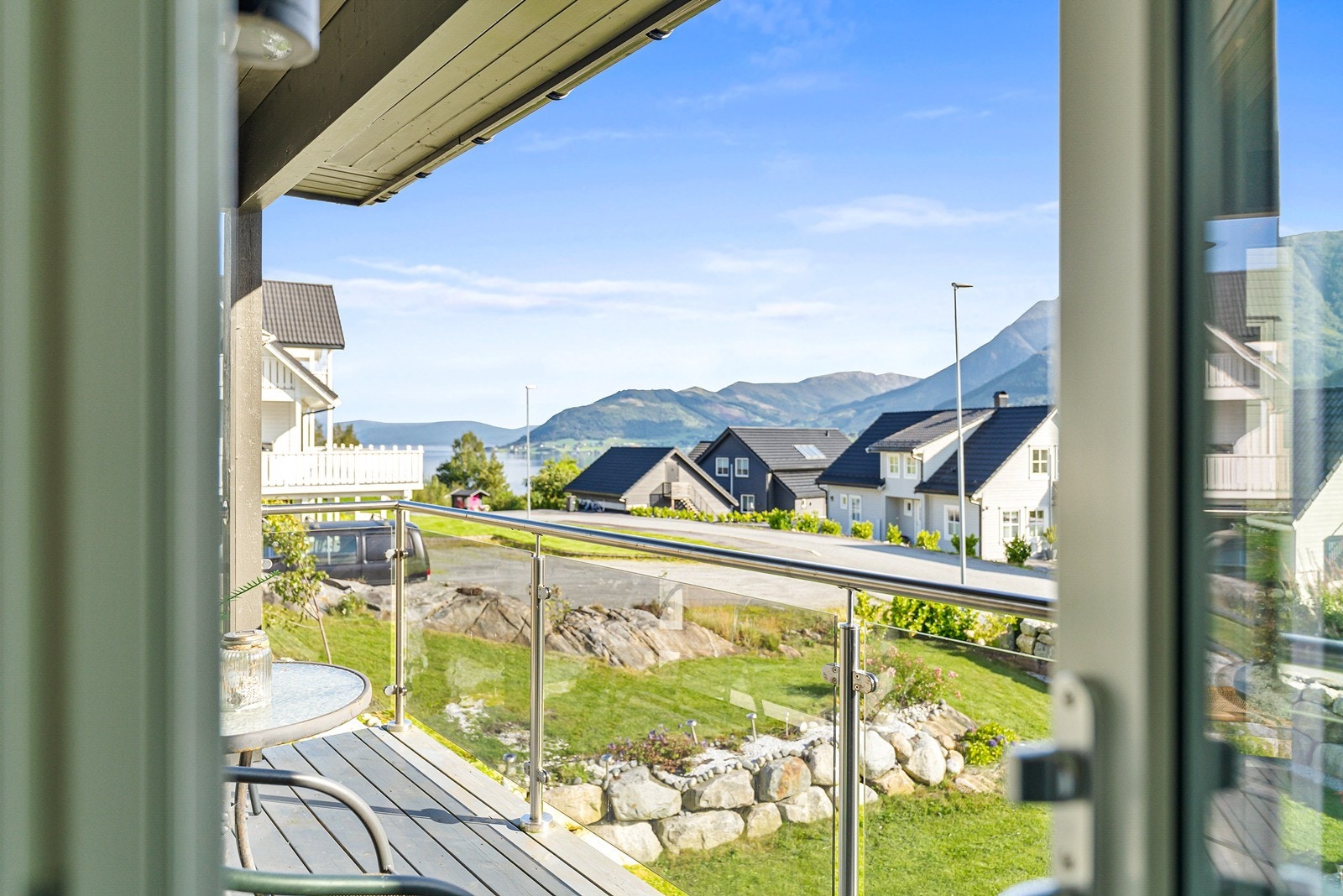 Utgang til en herlig balkong herfra. Galleribilde