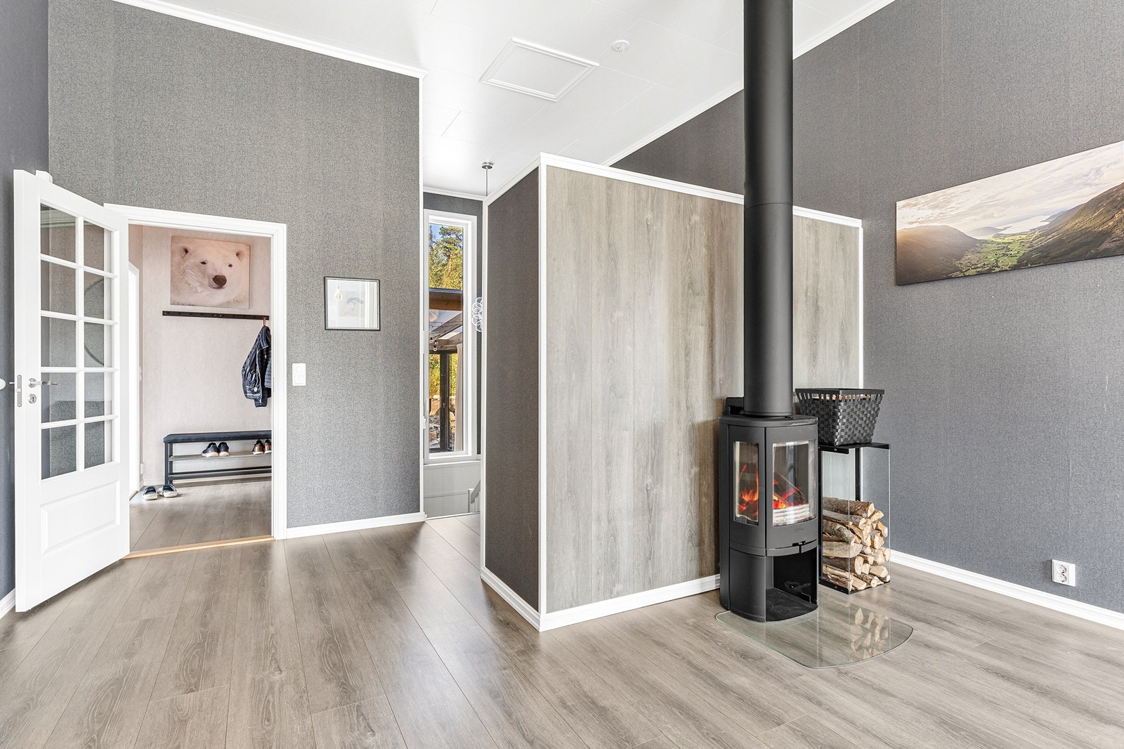 Mot entré. Galleribilde