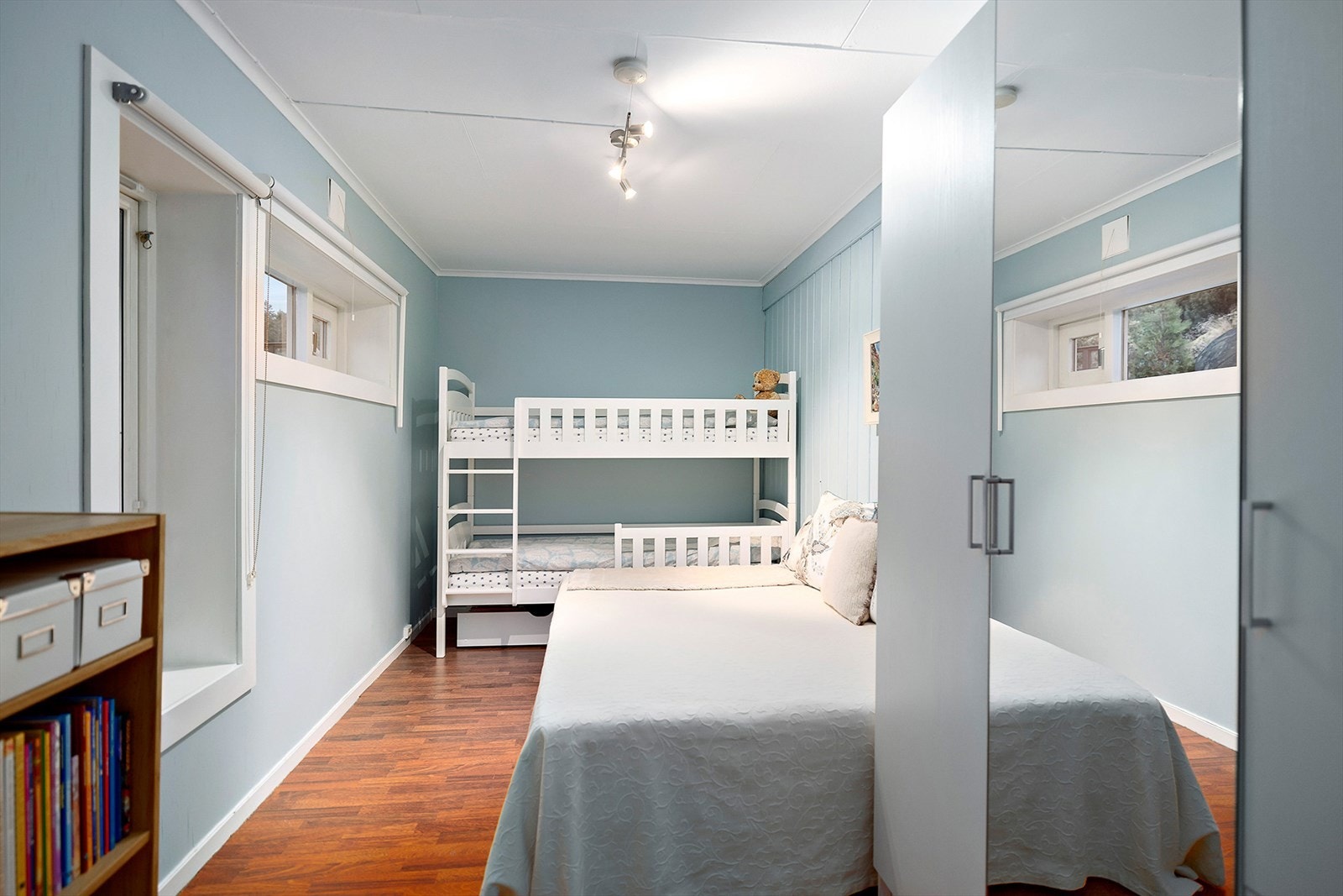 Soverom 2 i denne etasjen fungerer godt som gjestesoverom eller barnerom Galleribilde