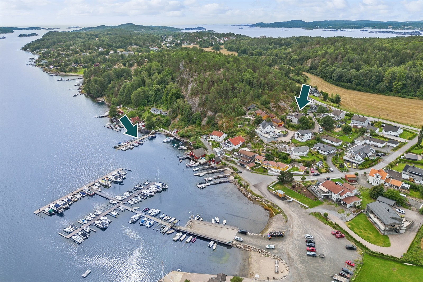 Fra boligen er det ca 150m fra boligen til båtplassen. Galleribilde