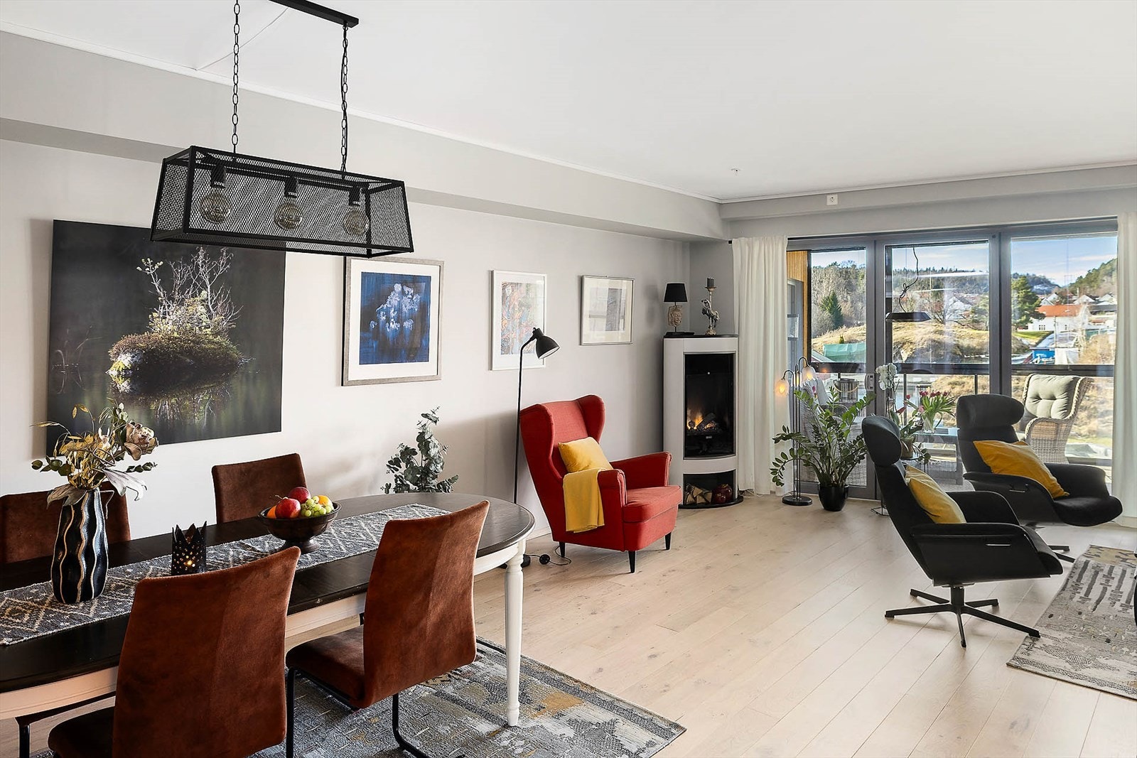 Stue- og spisestuedel kan deles inn i forskjellige soner Galleribilde