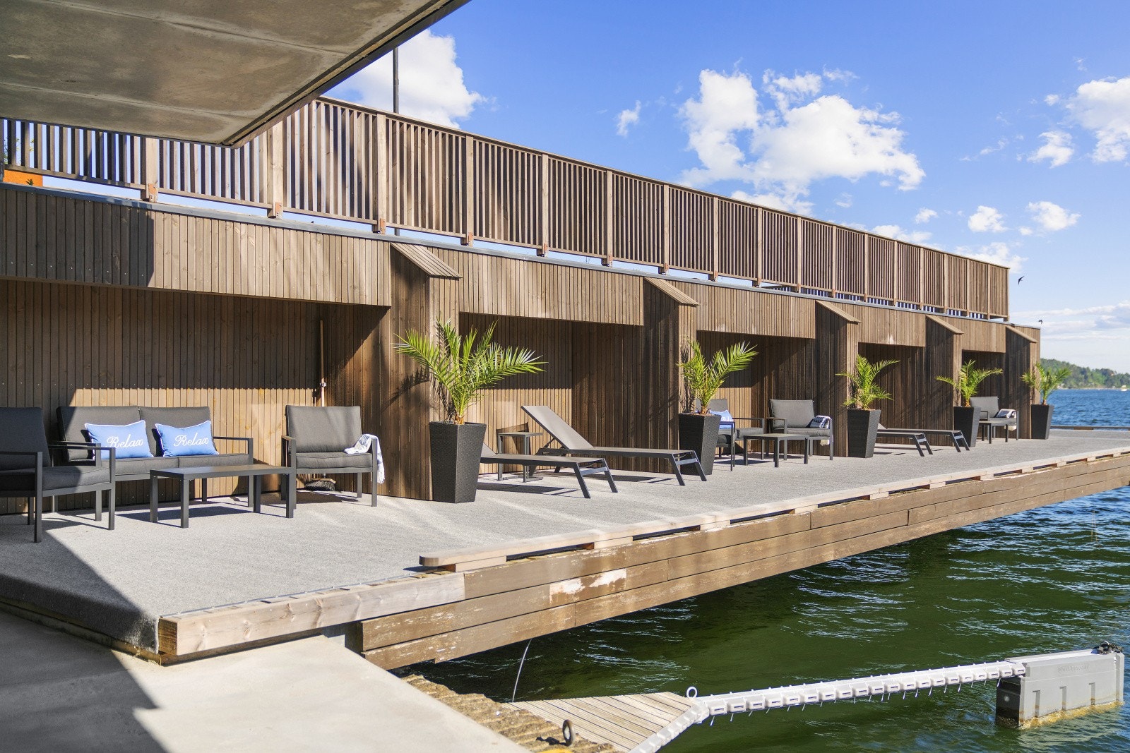 Sameiet har et meget attraktivt og velholdt bryggeområde, hvor leiligheten disponerer en båtplass Galleribilde