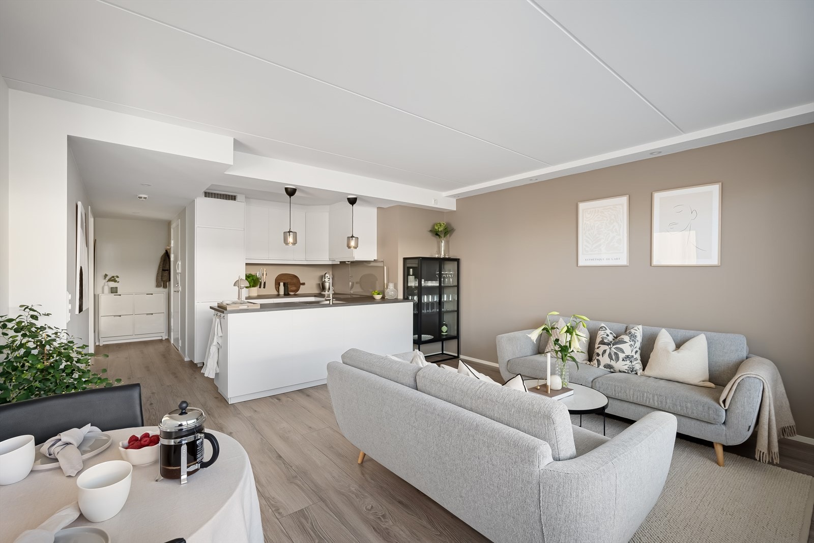 Leiligheten har delikate farge- og materialvalg. Galleribilde
