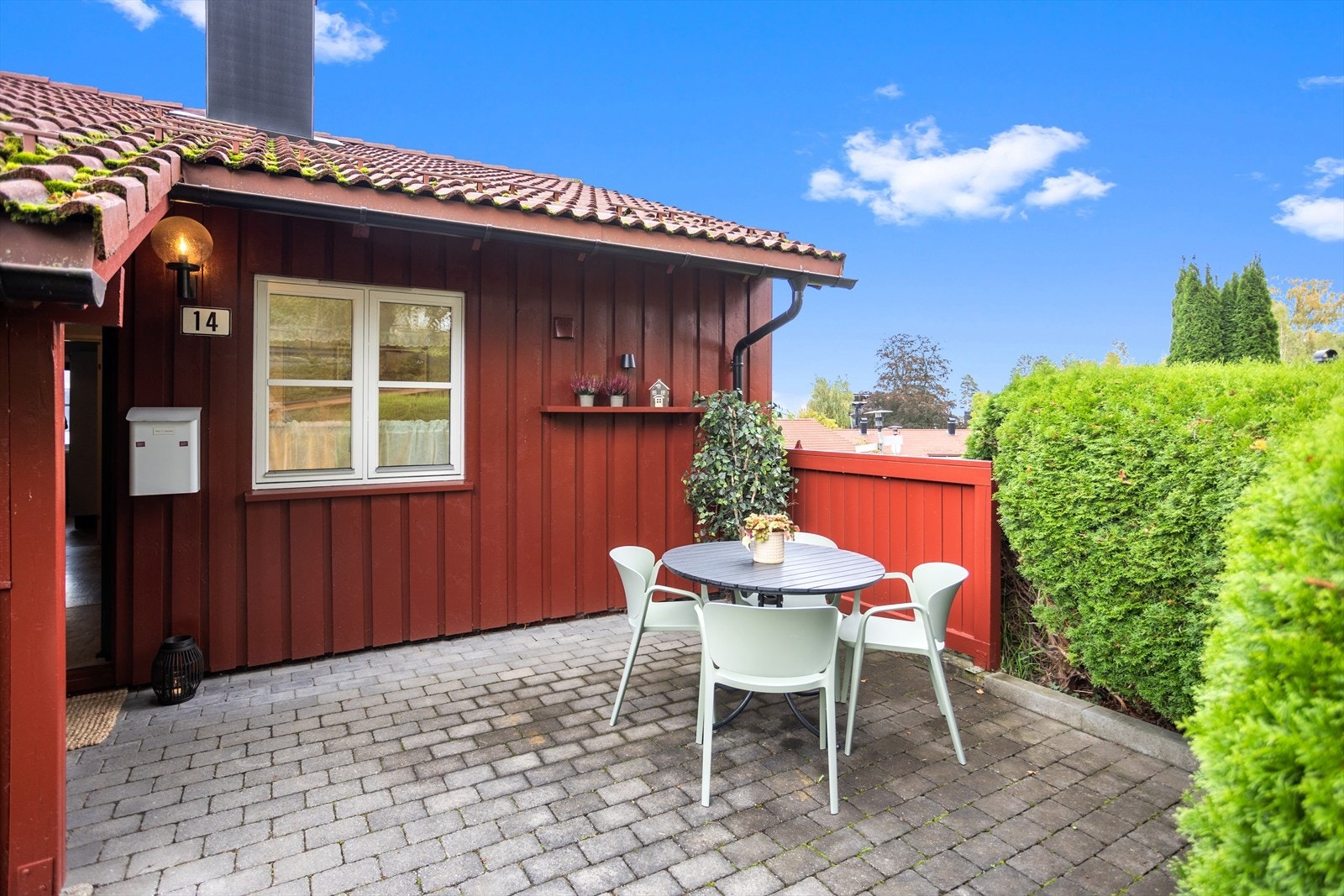 Her er det god plass til utemøblement. Galleribilde