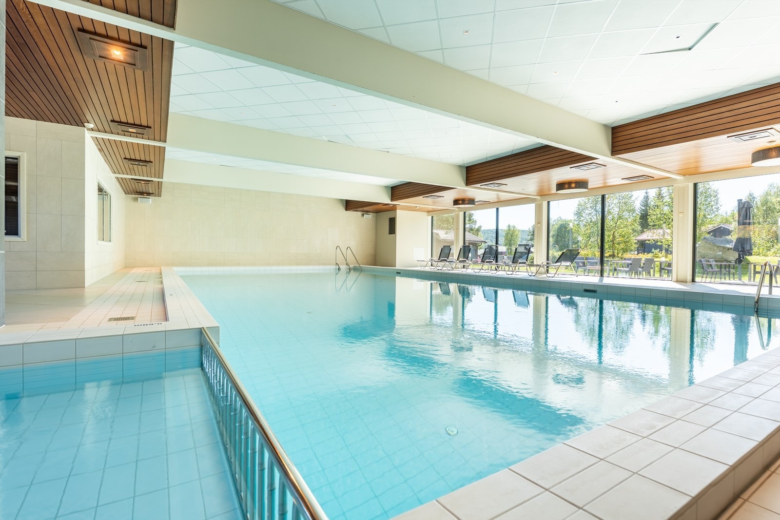 Fellesareal - svømmebasseng Galleribilde