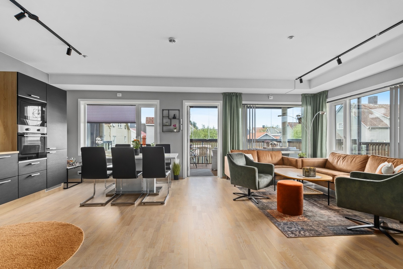 Åpen stue/kjøkkenløsning på 34m². Galleribilde