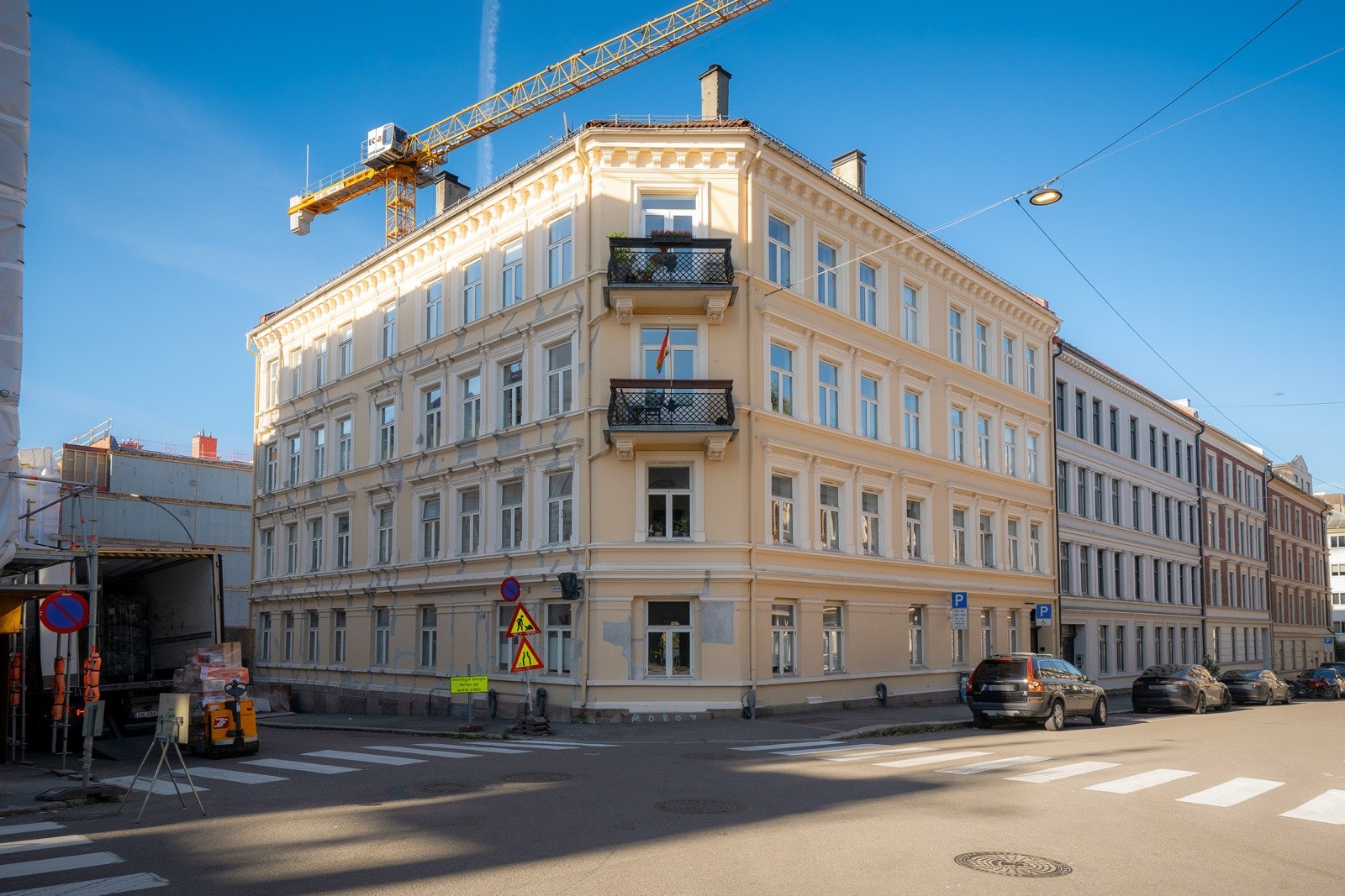 Stockholmgata ligger i et område som virkelig holder på å etablere seg, boligen ligger i toppetasjen med øverste balkong. Galleribilde