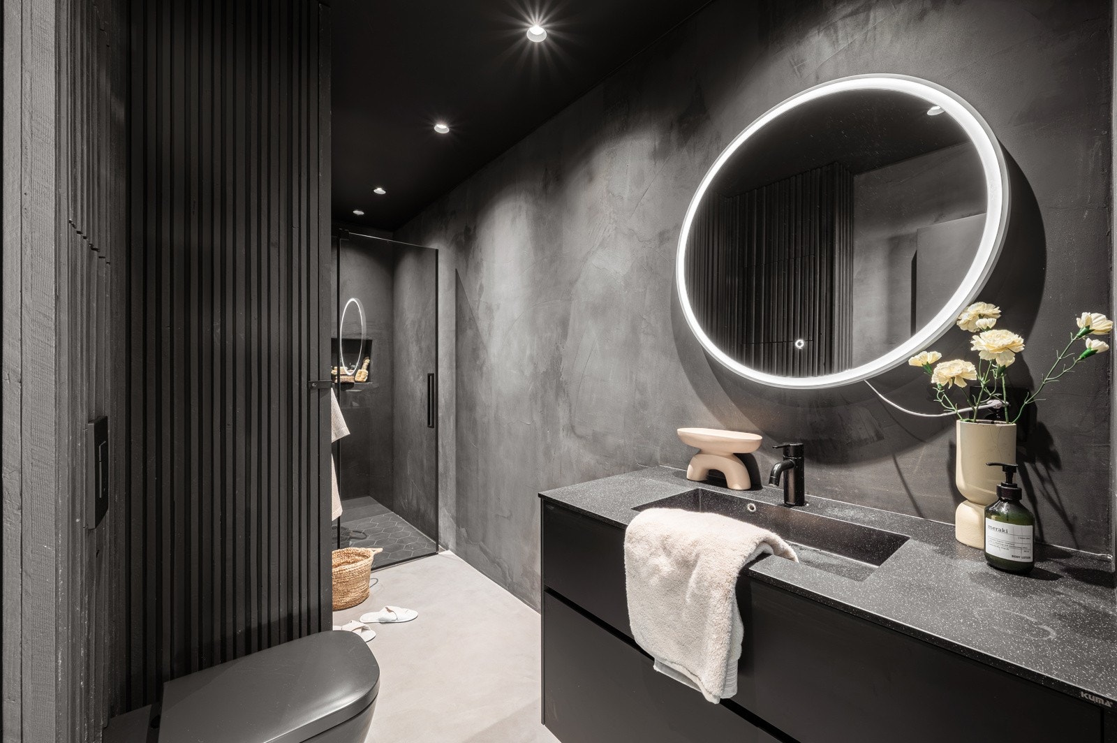 Praktfullt bad med moderne kvaliteter Galleribilde