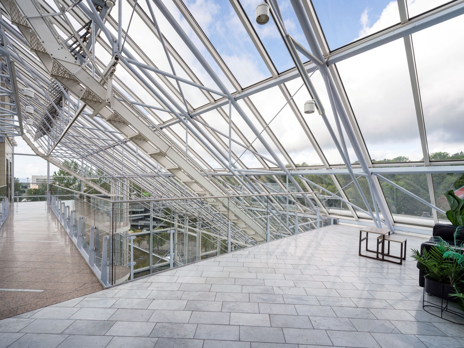 Hyggelig område ved inngangspartiet Galleribilde