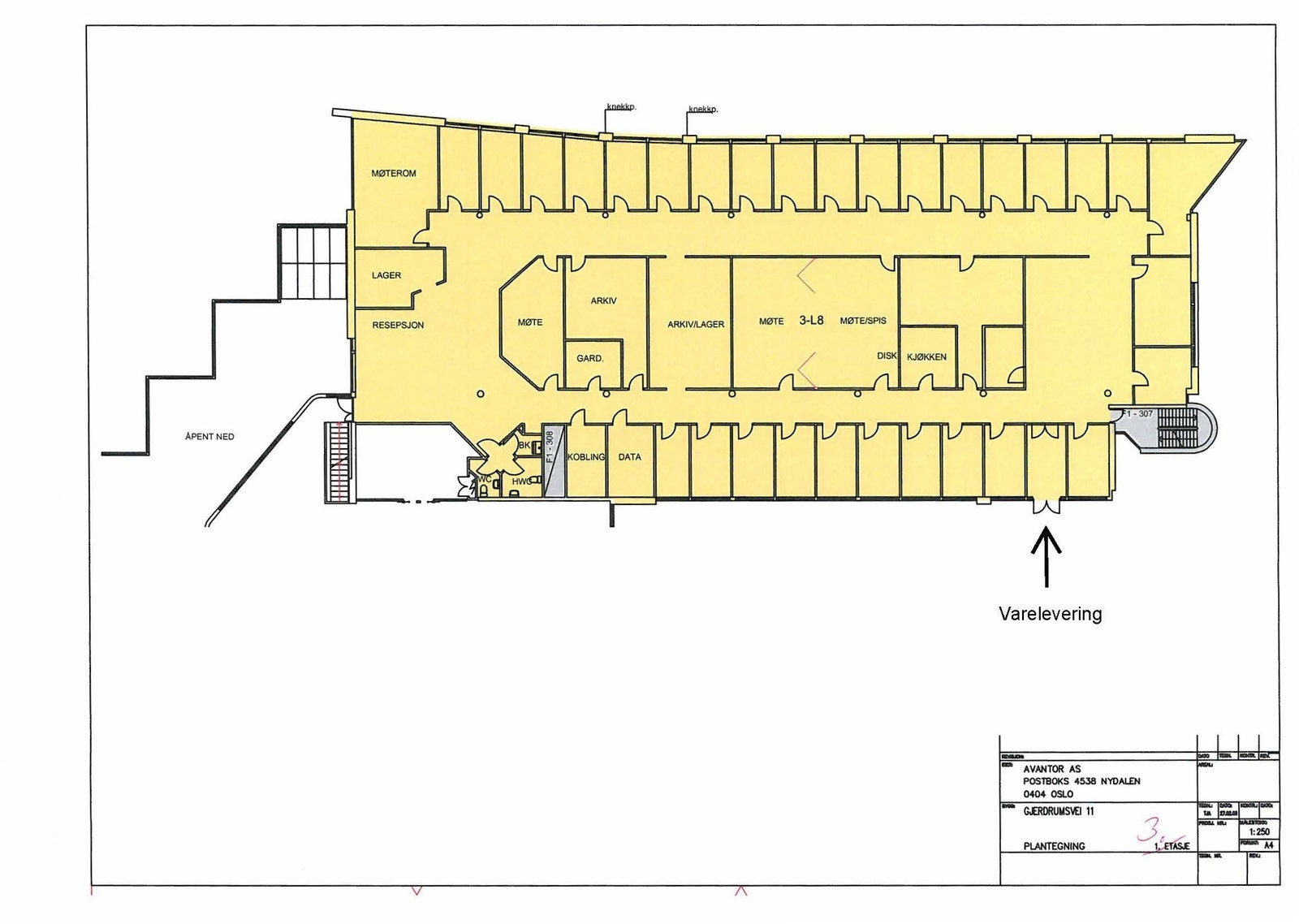 1.221 kvm BTA i 3. etg. Alle vegger er idag revet, slik at lokalet nesten er helt åpent. Galleribilde
