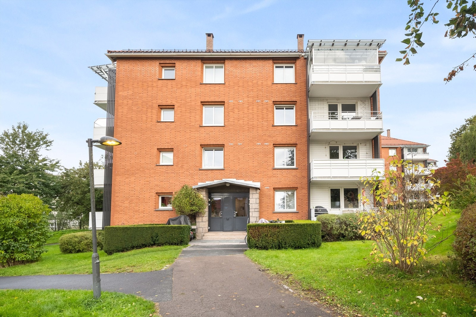 Inngangsparti. Galleribilde