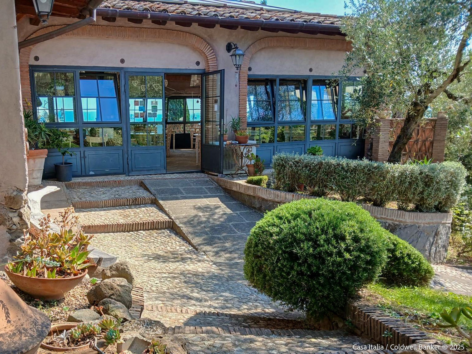 Inngangen til restaurantområdet. Galleribilde