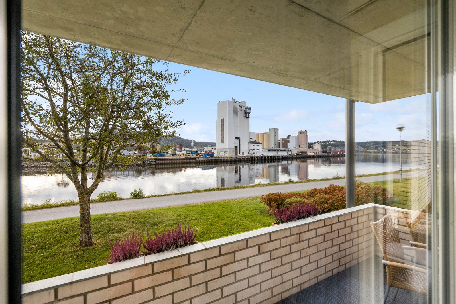 Utsikt fra sofahjørnet Galleribilde