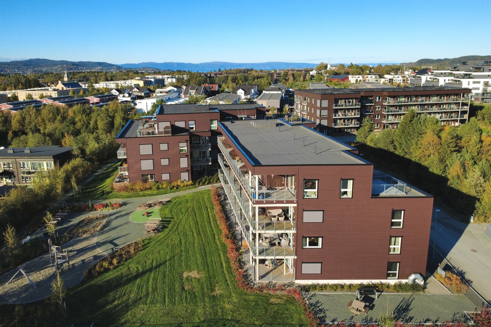 Velkommen til Hårstad Mindes veg 12 og denne flotte toppleiligheten! Galleribilde