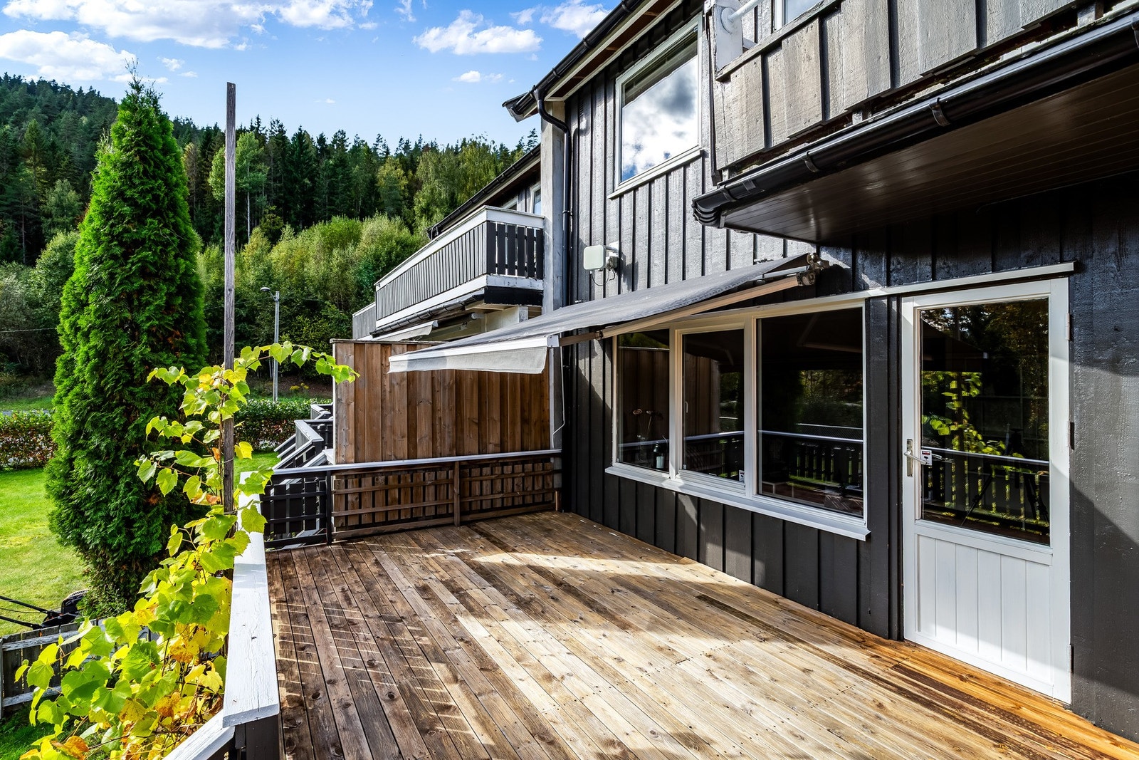 Nyere markise, som skjermer godt! Galleribilde