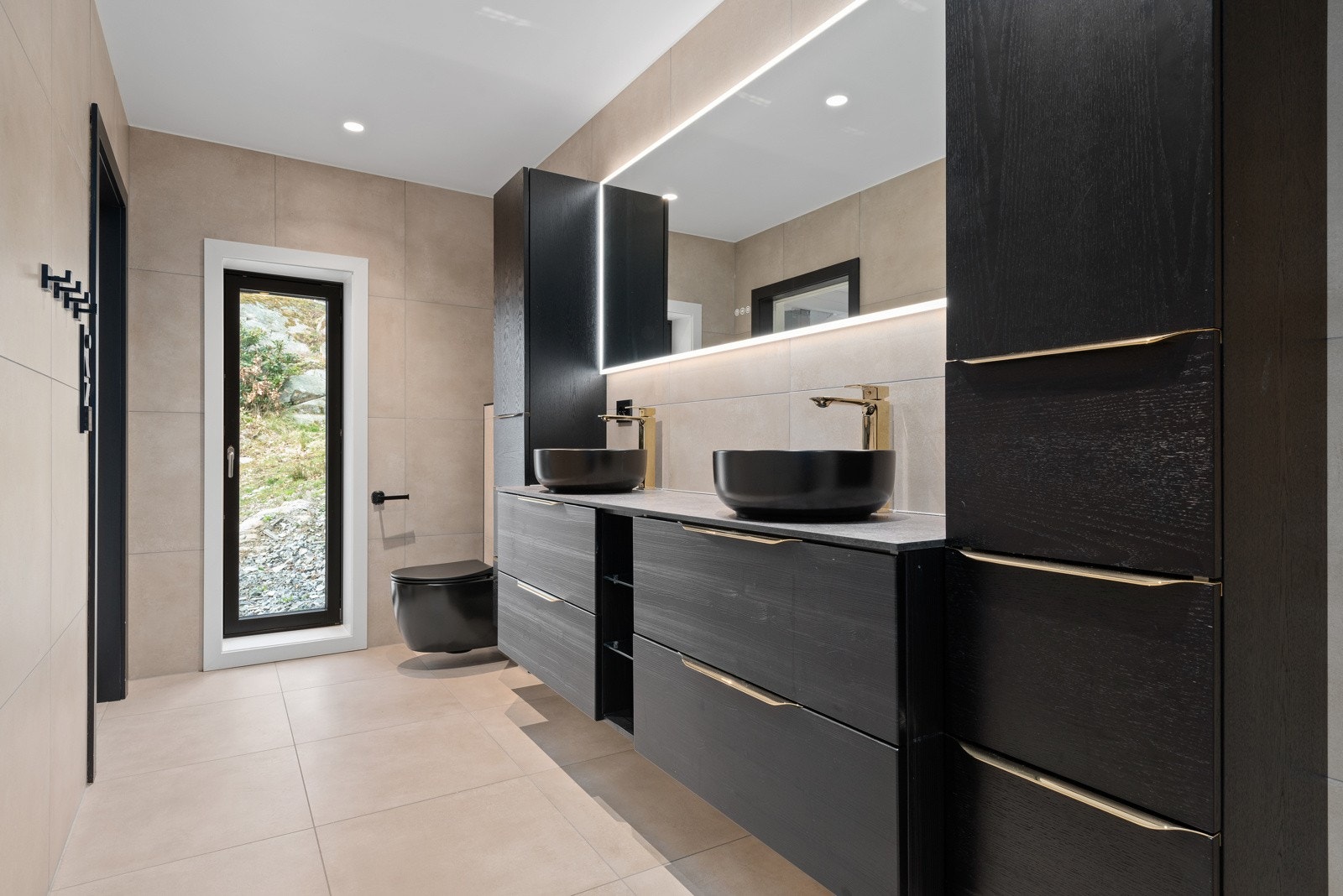 Badet er rålekkert med sine detaljer, ton i ton interiør og fargepalett. Galleribilde