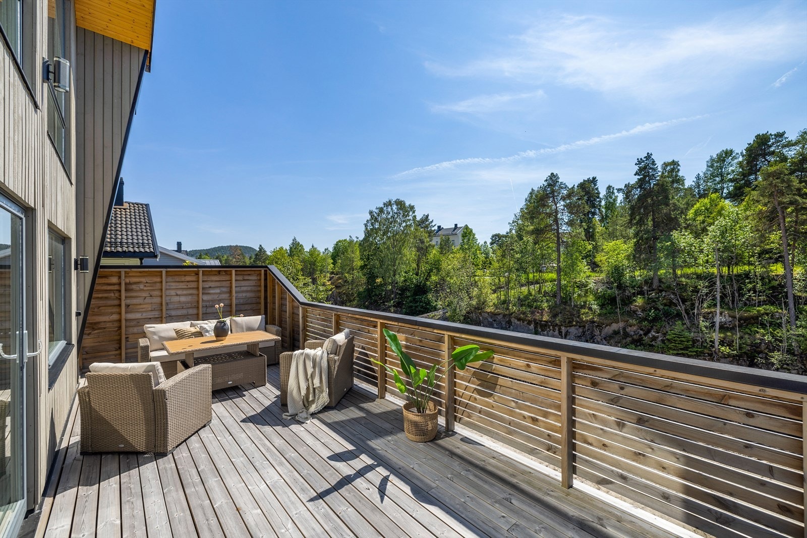 Levegger mot nabo skjermer for innsyn Galleribilde