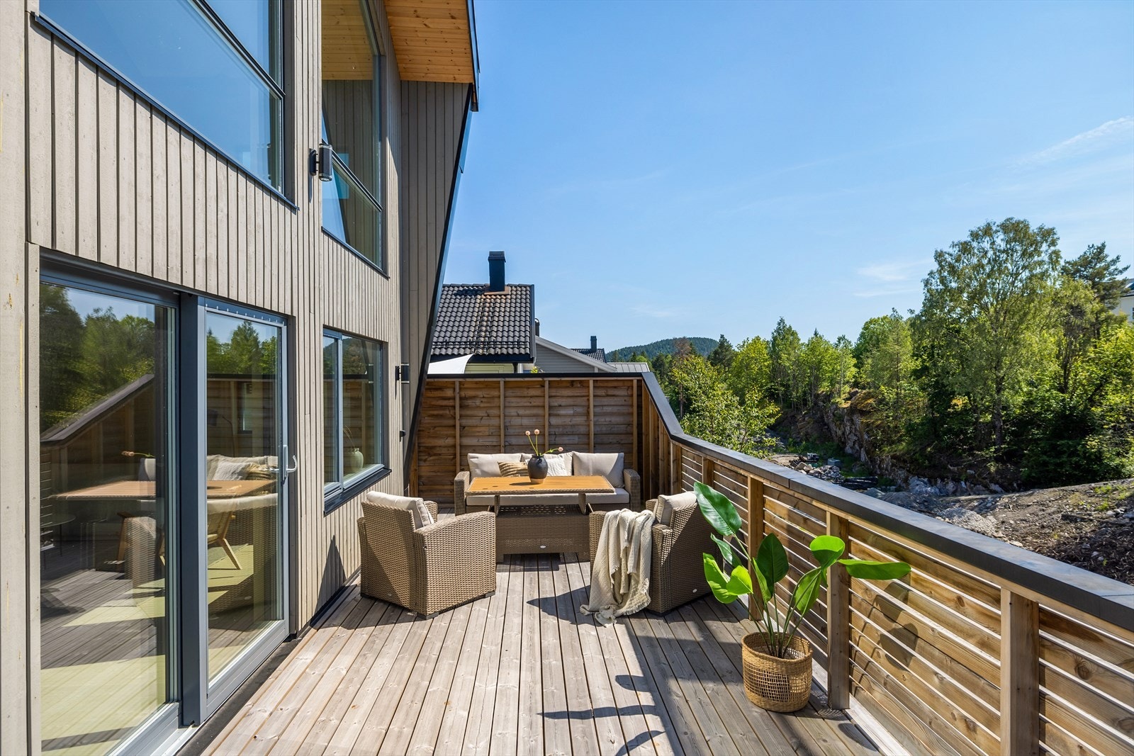 Solrik og lun veranda Galleribilde