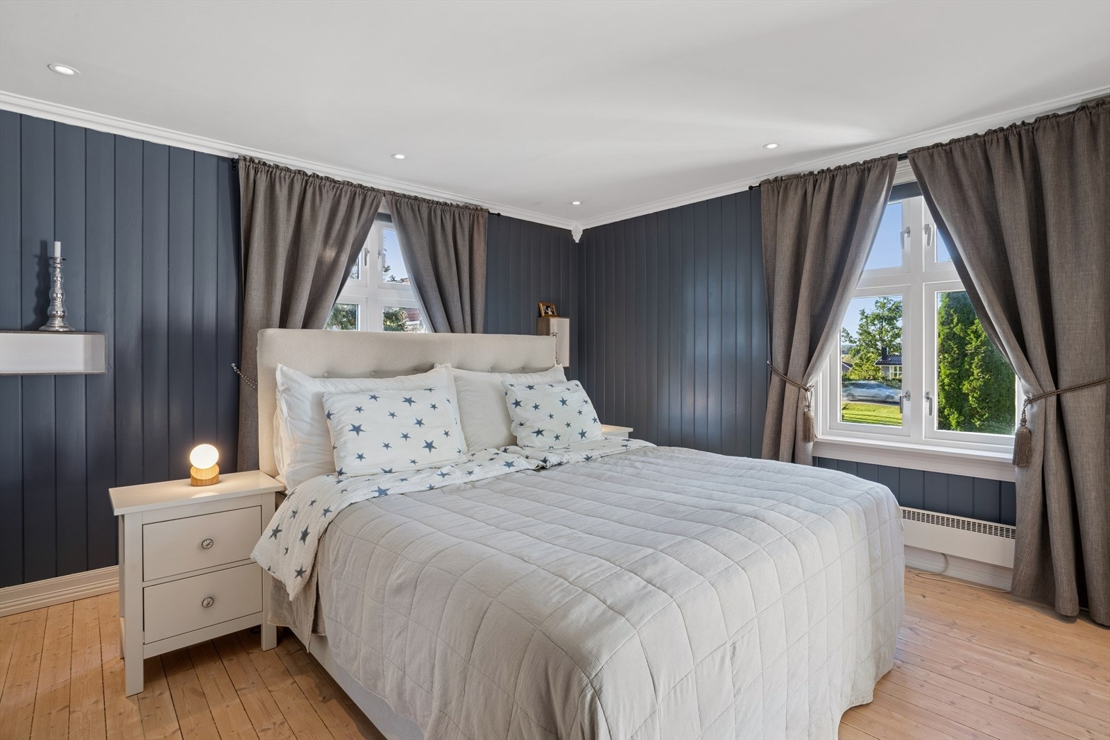 Et lunt og komfortabelt soverom - tilrettelagt for hvile og ro. Galleribilde