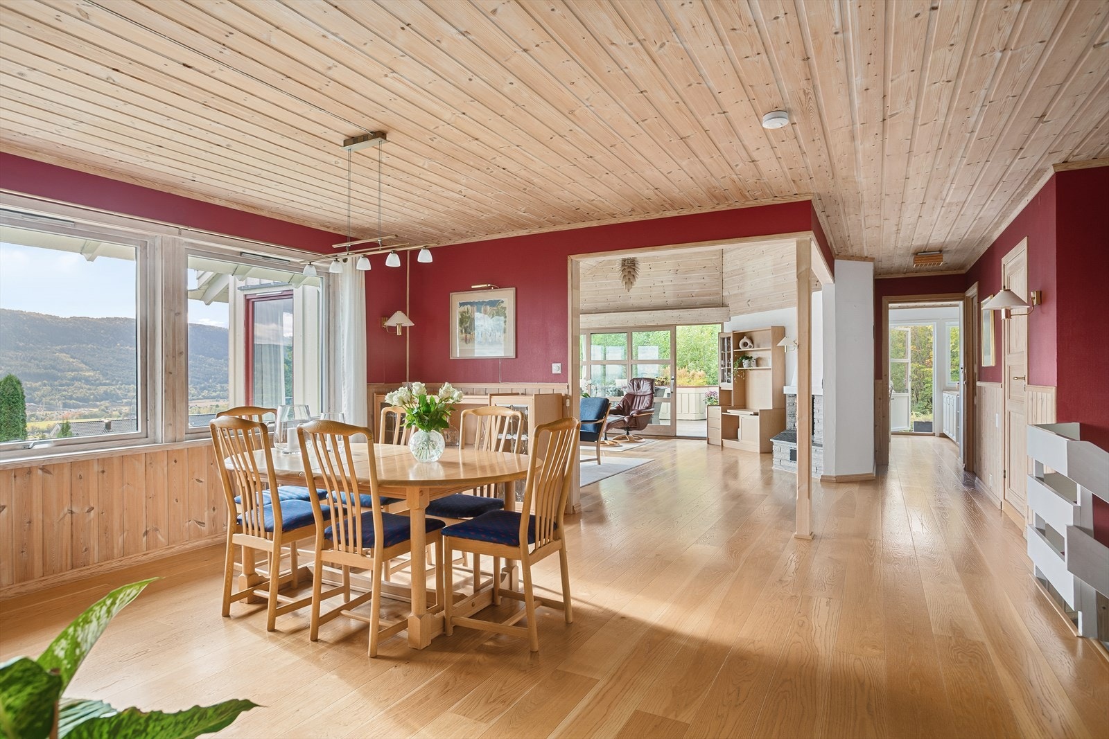 Spisestue i tilknytning til stue Galleribilde