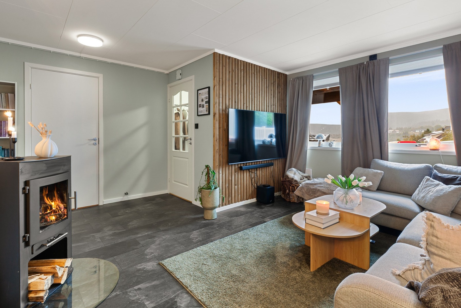 EiendomsMegler1 ved Amandus Sagøy Rindsem har gleden av å presentere Åsaveien 4 E. Galleribilde