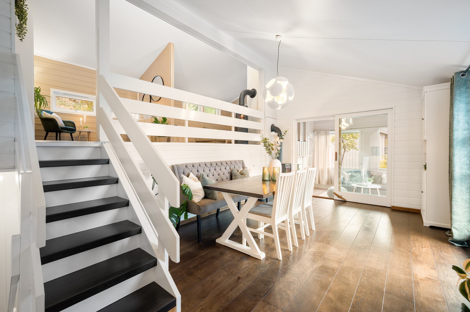 Som en forlengelse av spisestuen har du adkomst til vinterhagen. Galleribilde