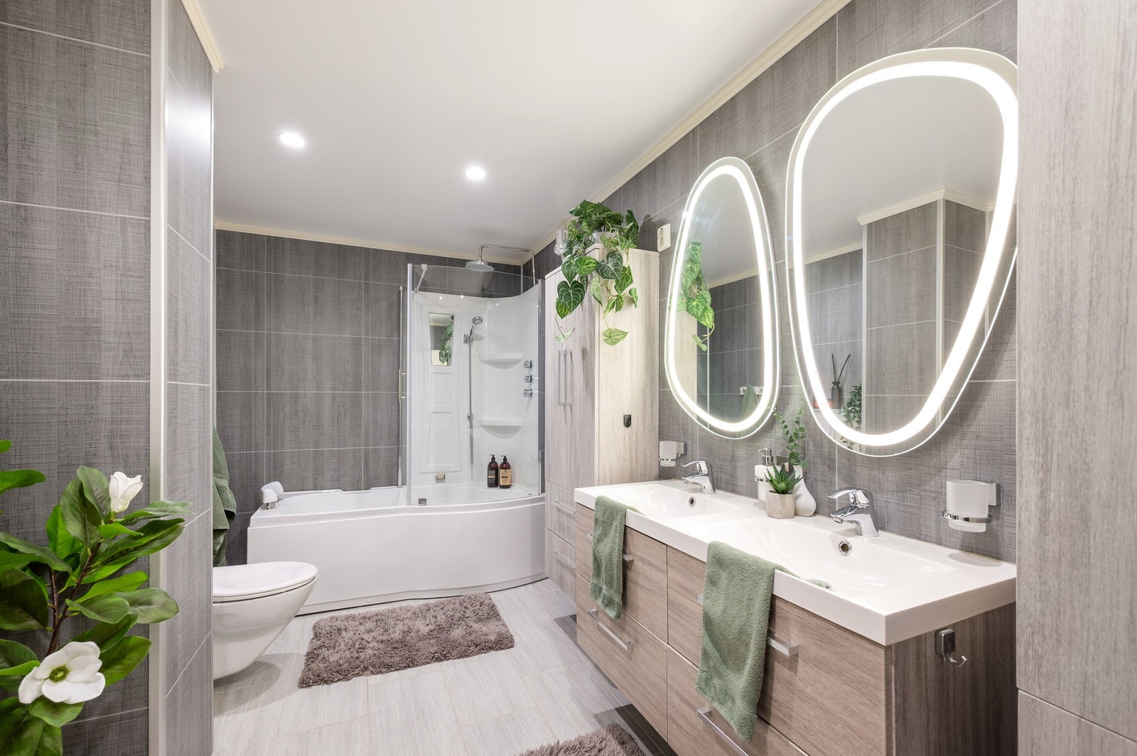 Meget romslig bad på ca. 8,4 kvm. Galleribilde