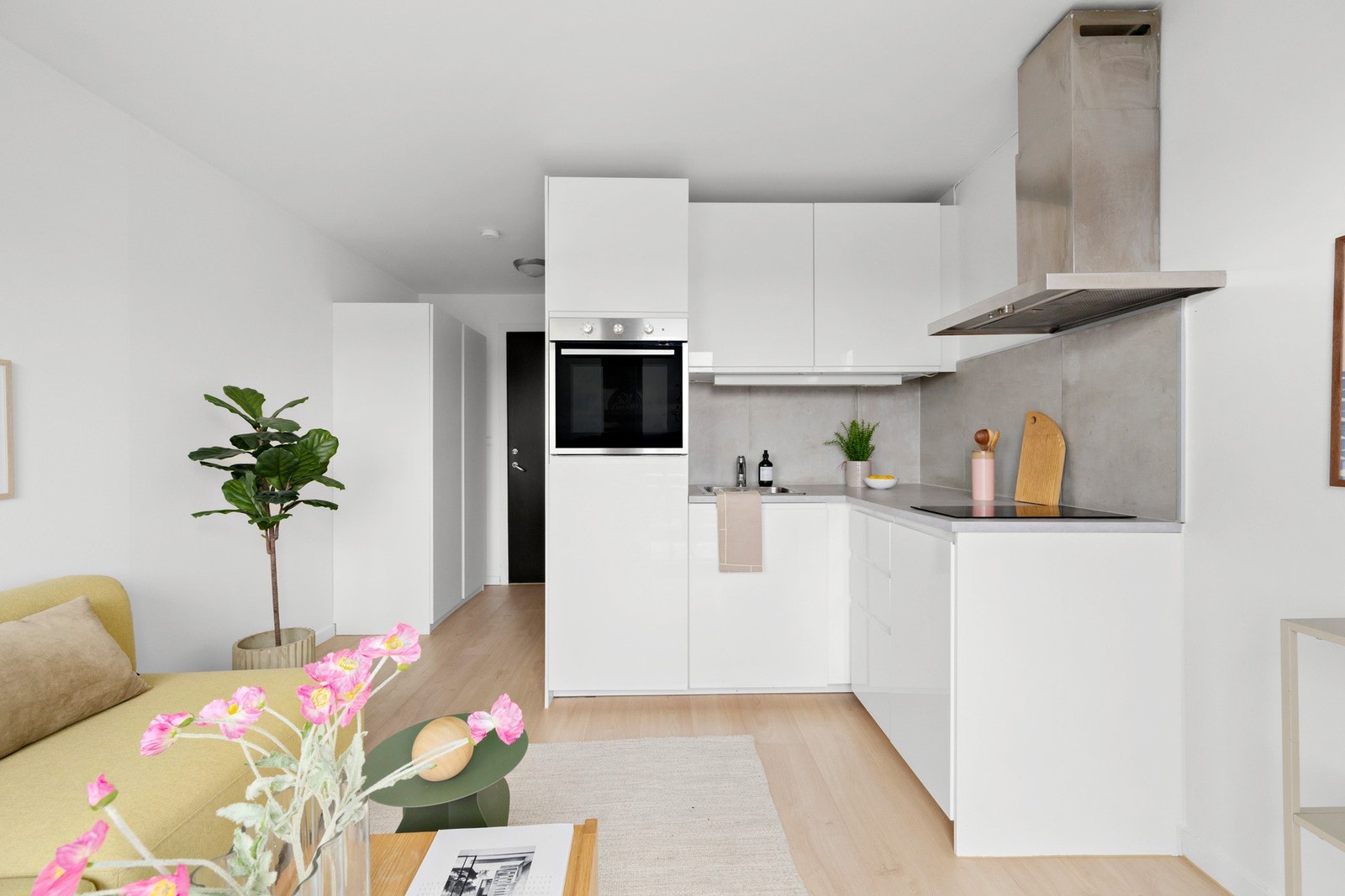 Ali Hashmi ved din lokale eiendomsmegler EIE Stovner har gleden av å presentere Stovner Senter 1! Galleribilde