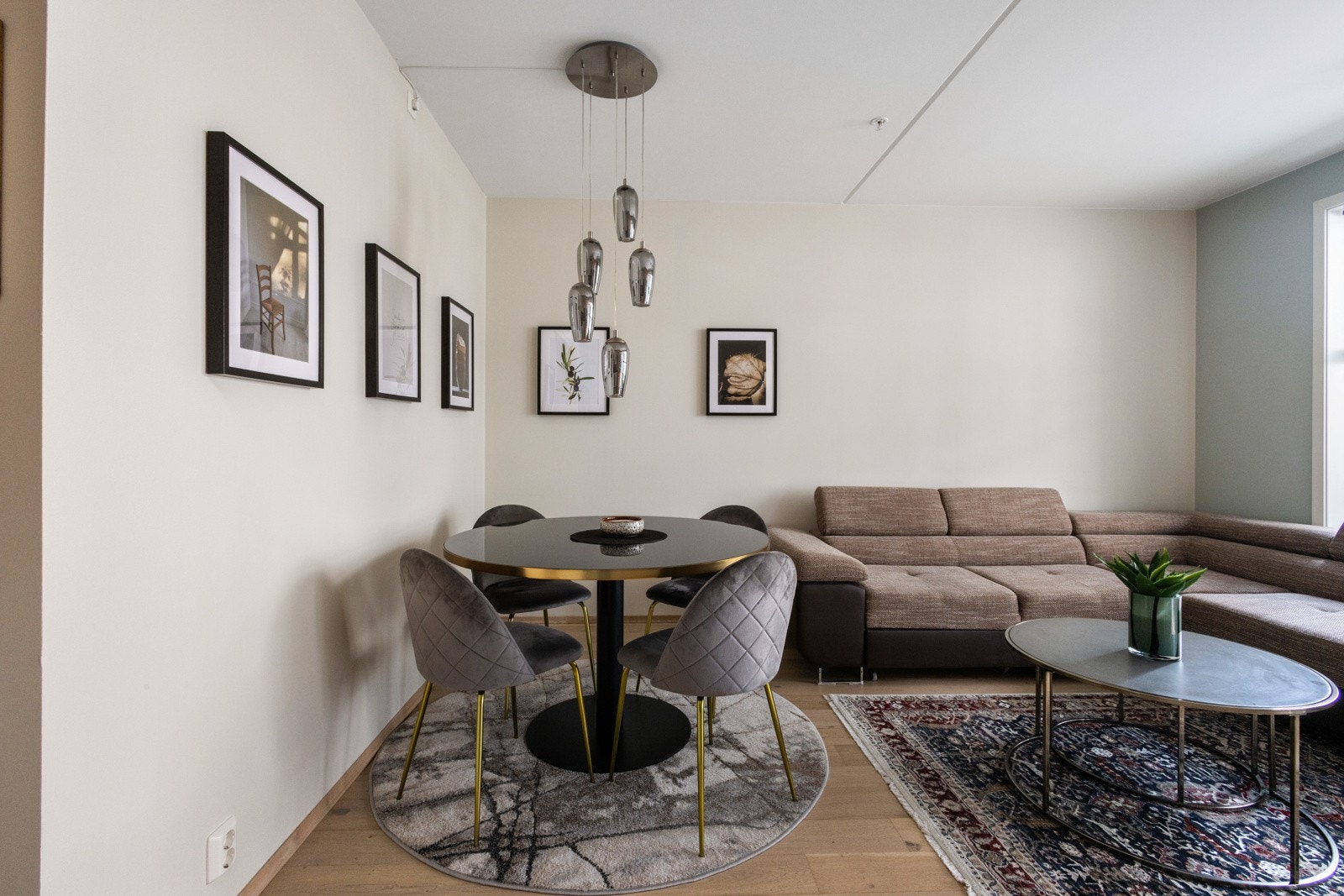 Leiligheten er malt i en delikat fargepalett. Galleribilde