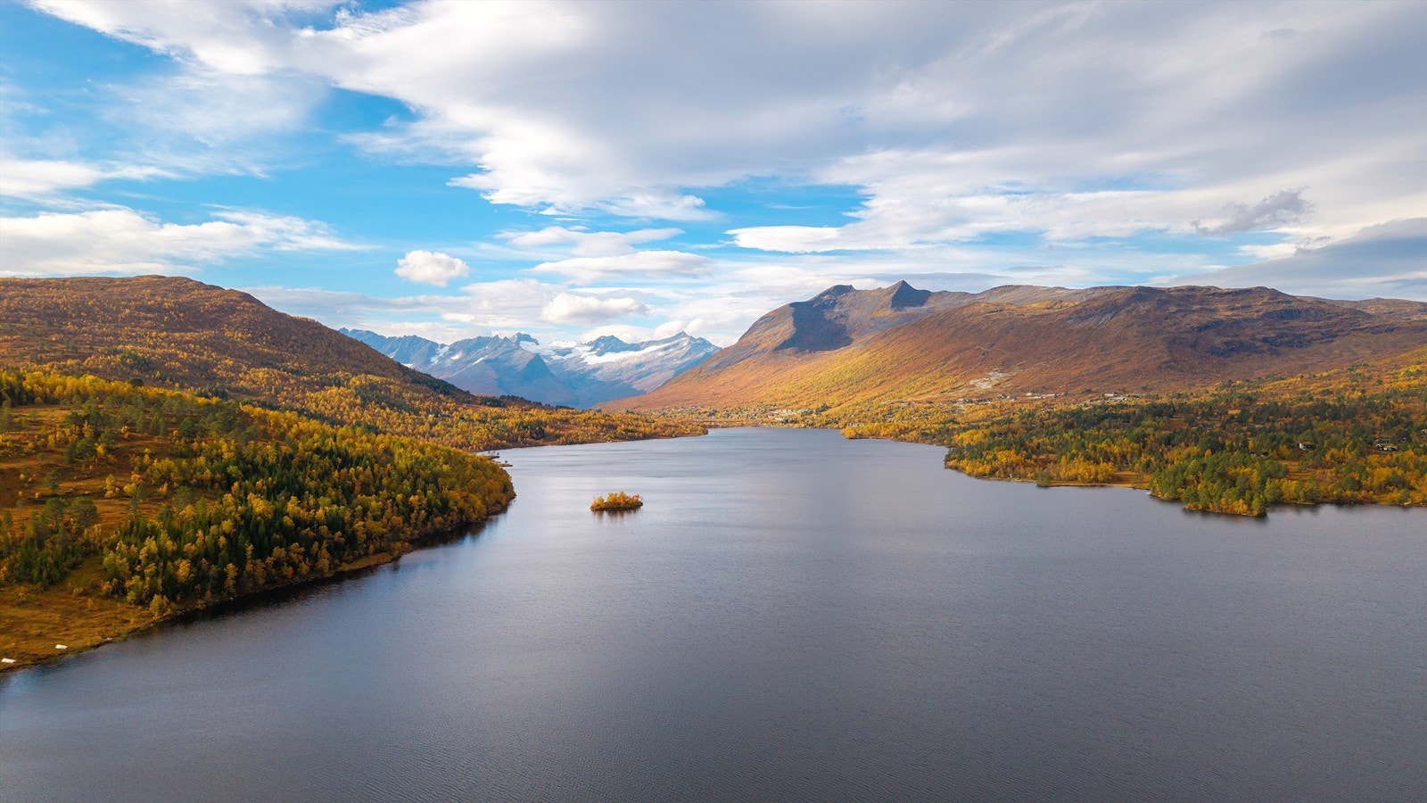 Dronebilde over Nysætervannet Galleribilde