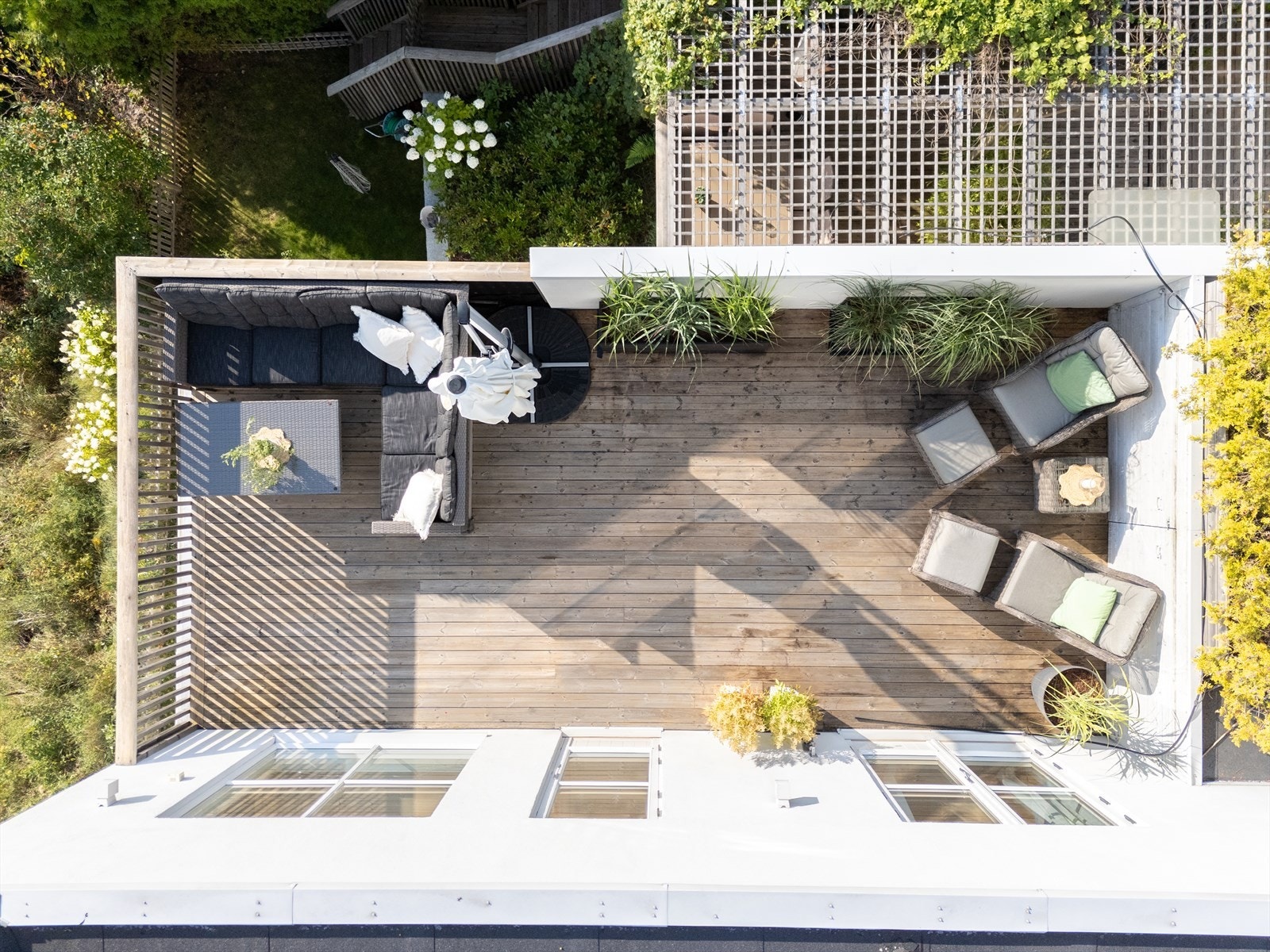 Her er det rikelig med plass til flere sittegrupper. Galleribilde