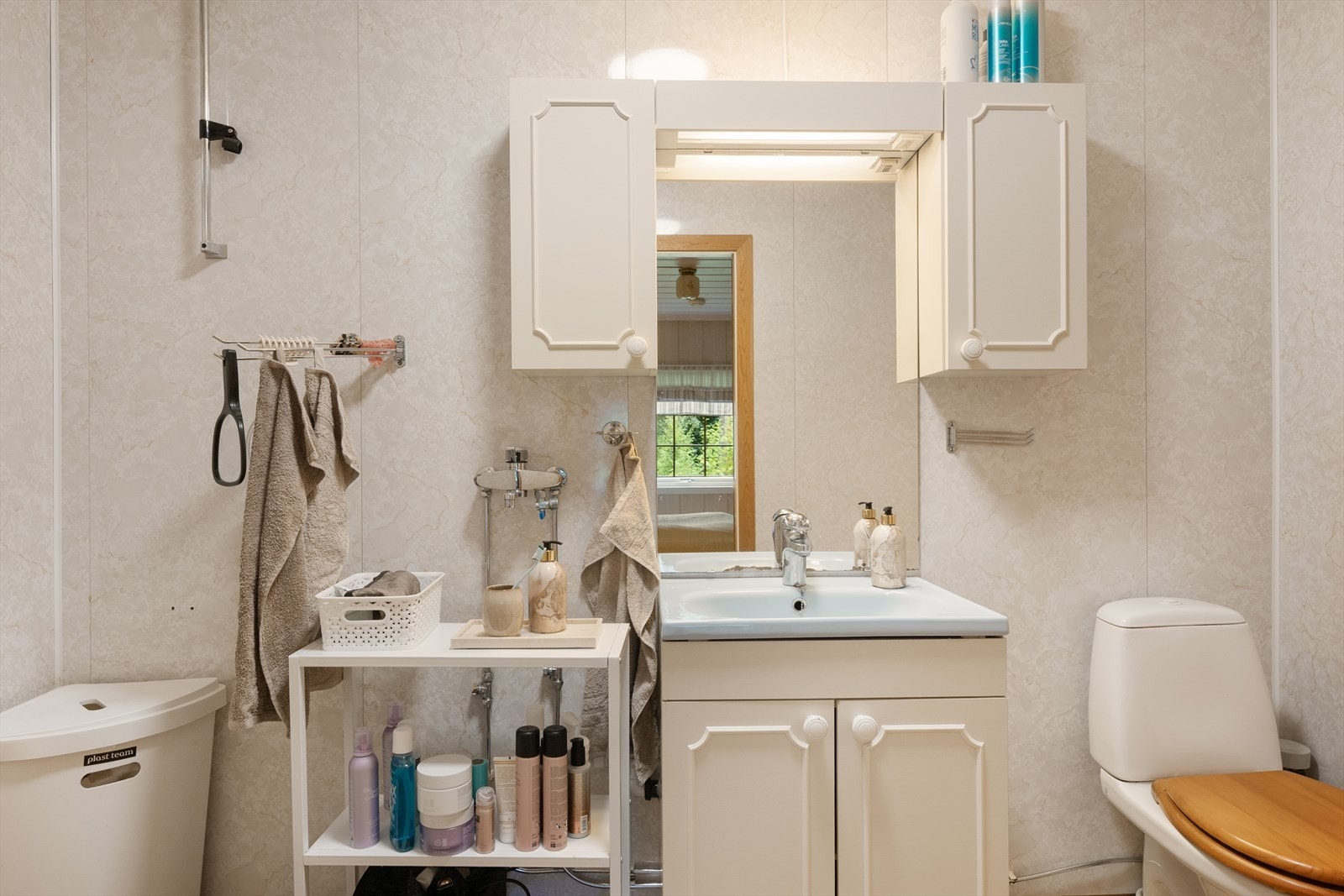 Badet i hoveddelen har eldre standard og kostnader til oppgradering må påregnes. Galleribilde