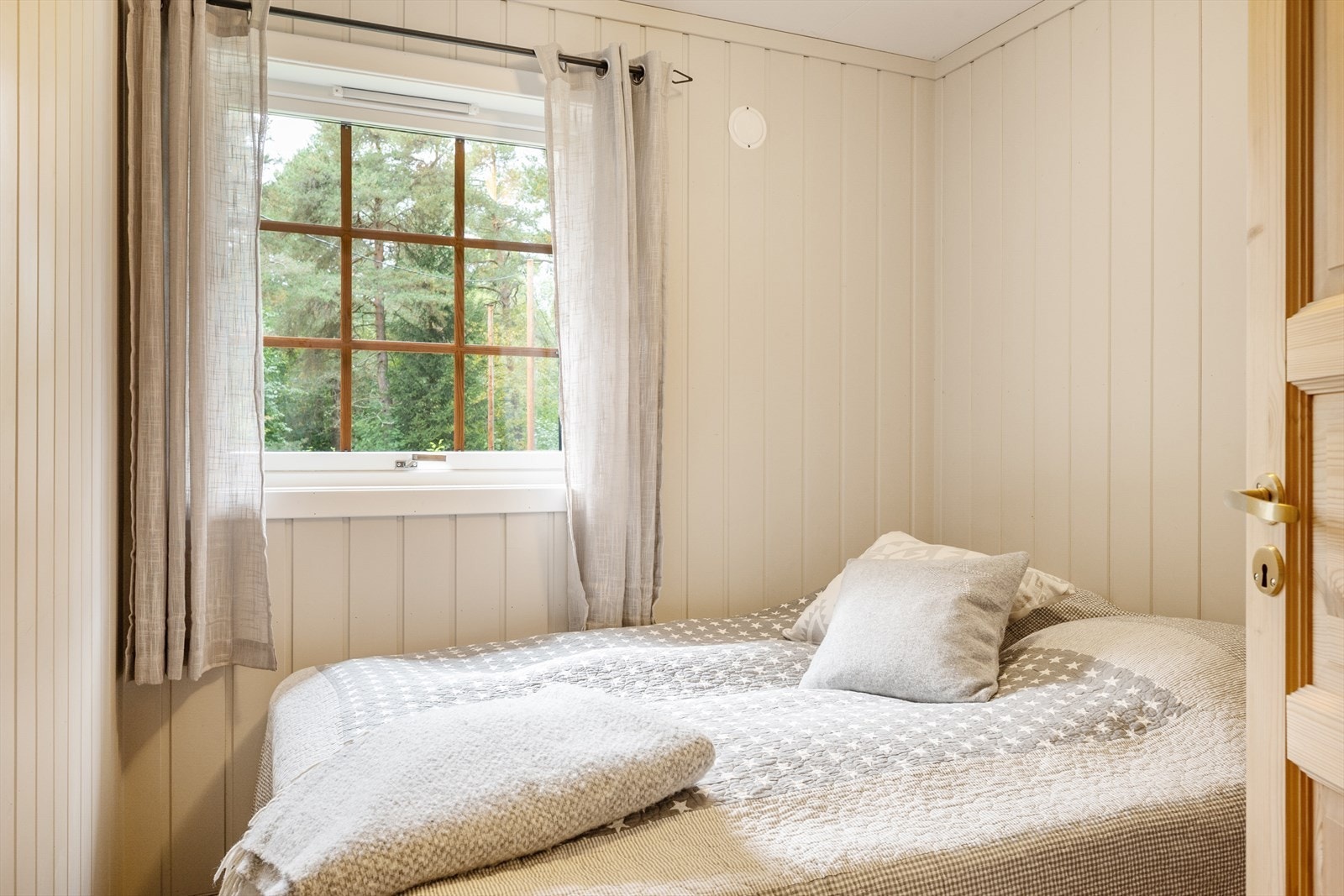 Soverom 2 - begge soverom har plass til dobbeltseng. Galleribilde