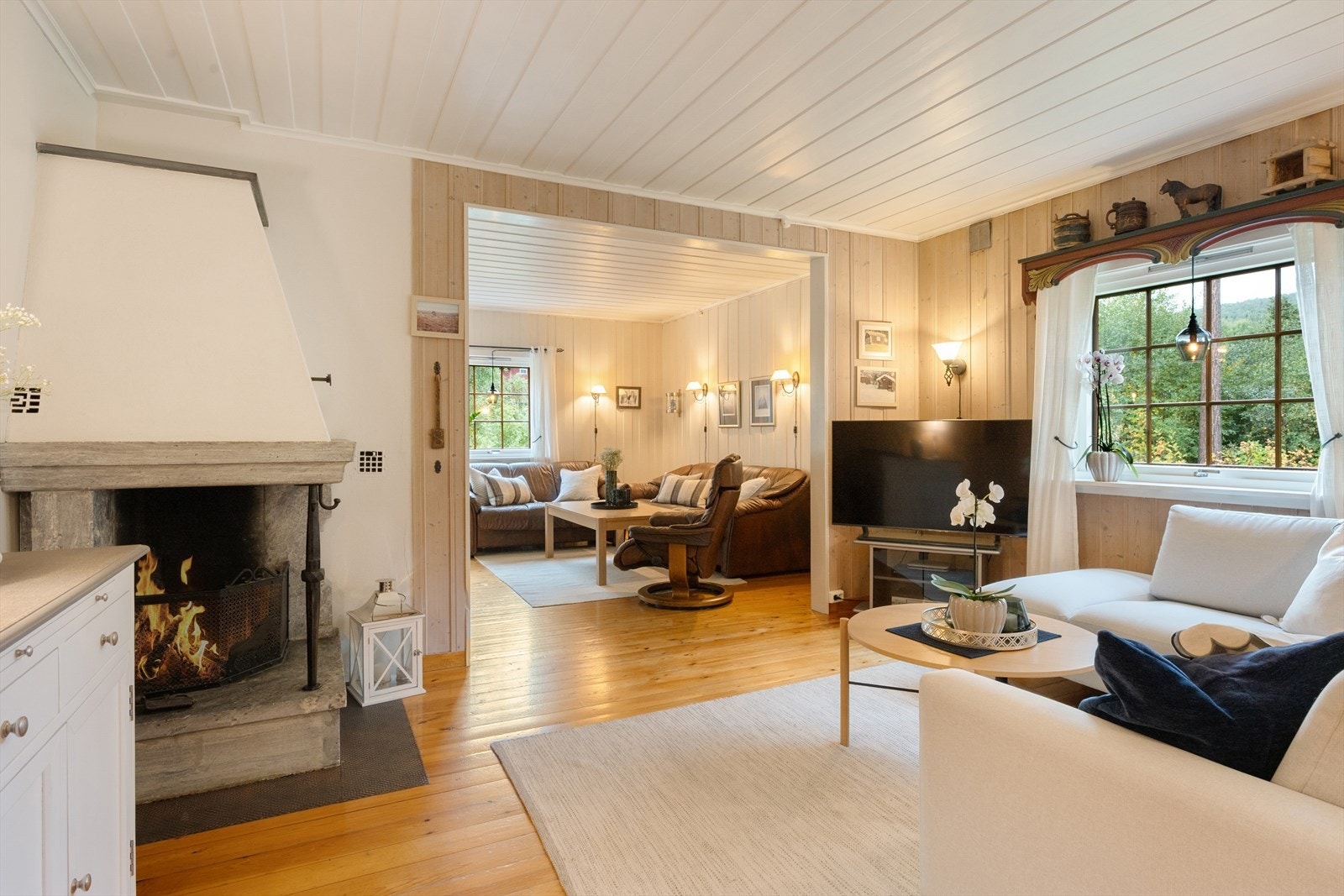 Boligen har en romslig stue med gode møbleringsmuligheter. Galleribilde