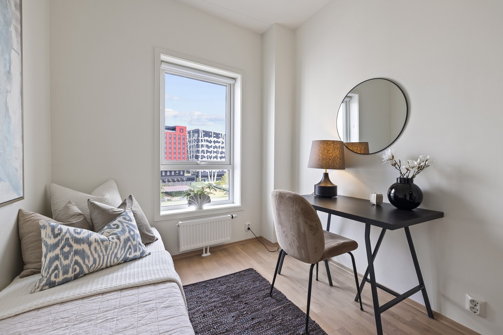 Rommet er lunt og hyggelig med flott utsikt Galleribilde