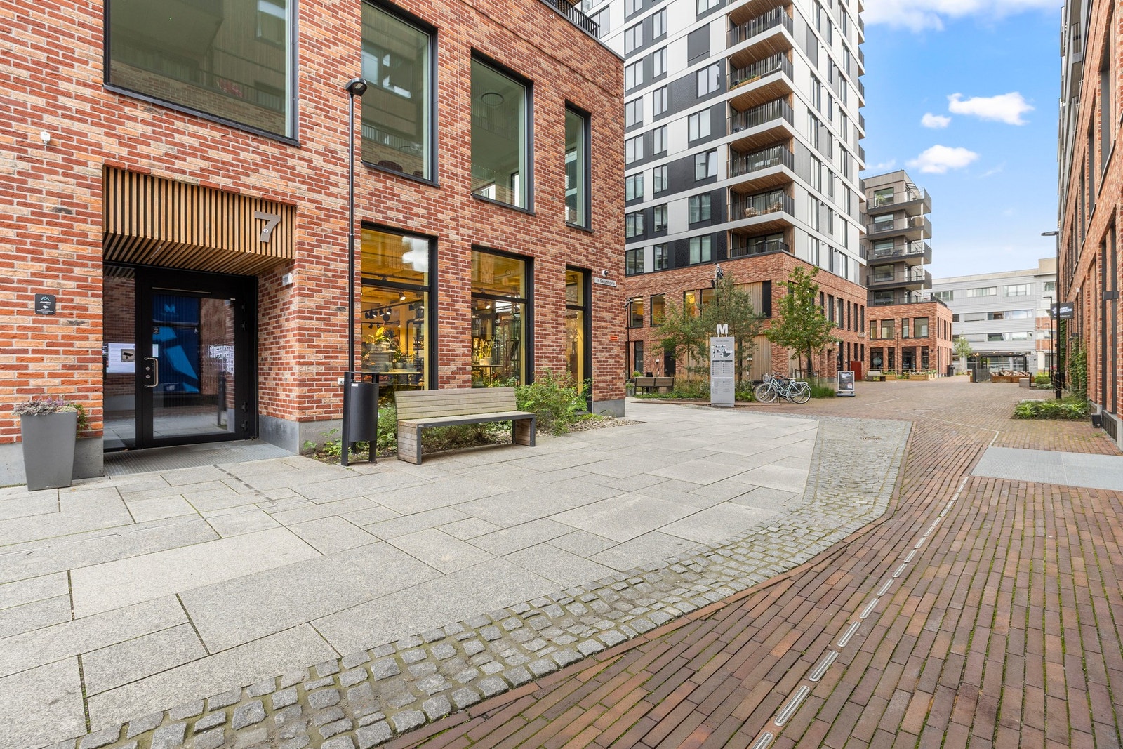 Leiligheten ligger i et meget attraktivt boligområde i hjertet Lillestrøm. Galleribilde