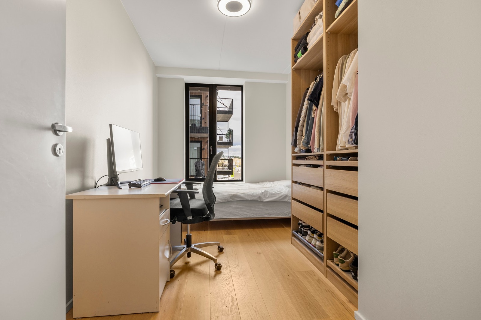 Det andre soverommet er også av god størrelse og passer perfekt som barne-/gjesterom, kontor eller hobbyrom. Galleribilde