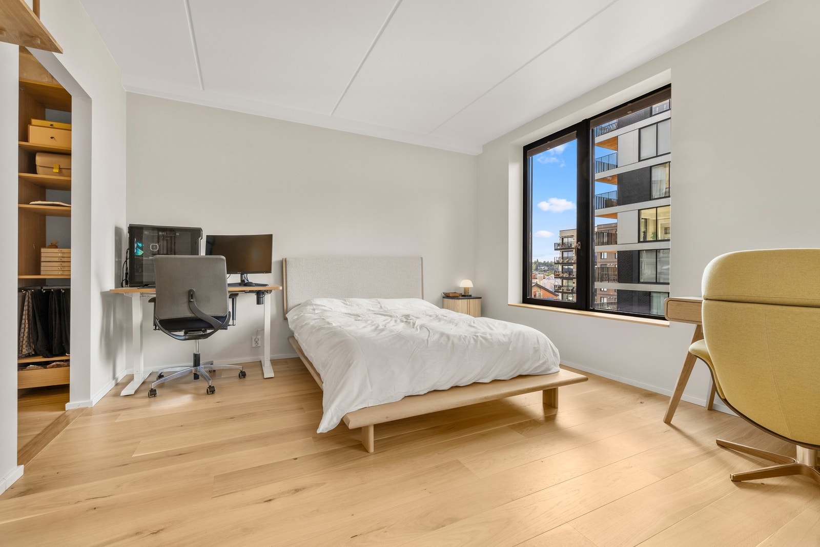 Leiligheten har to romslige soverom. Galleribilde