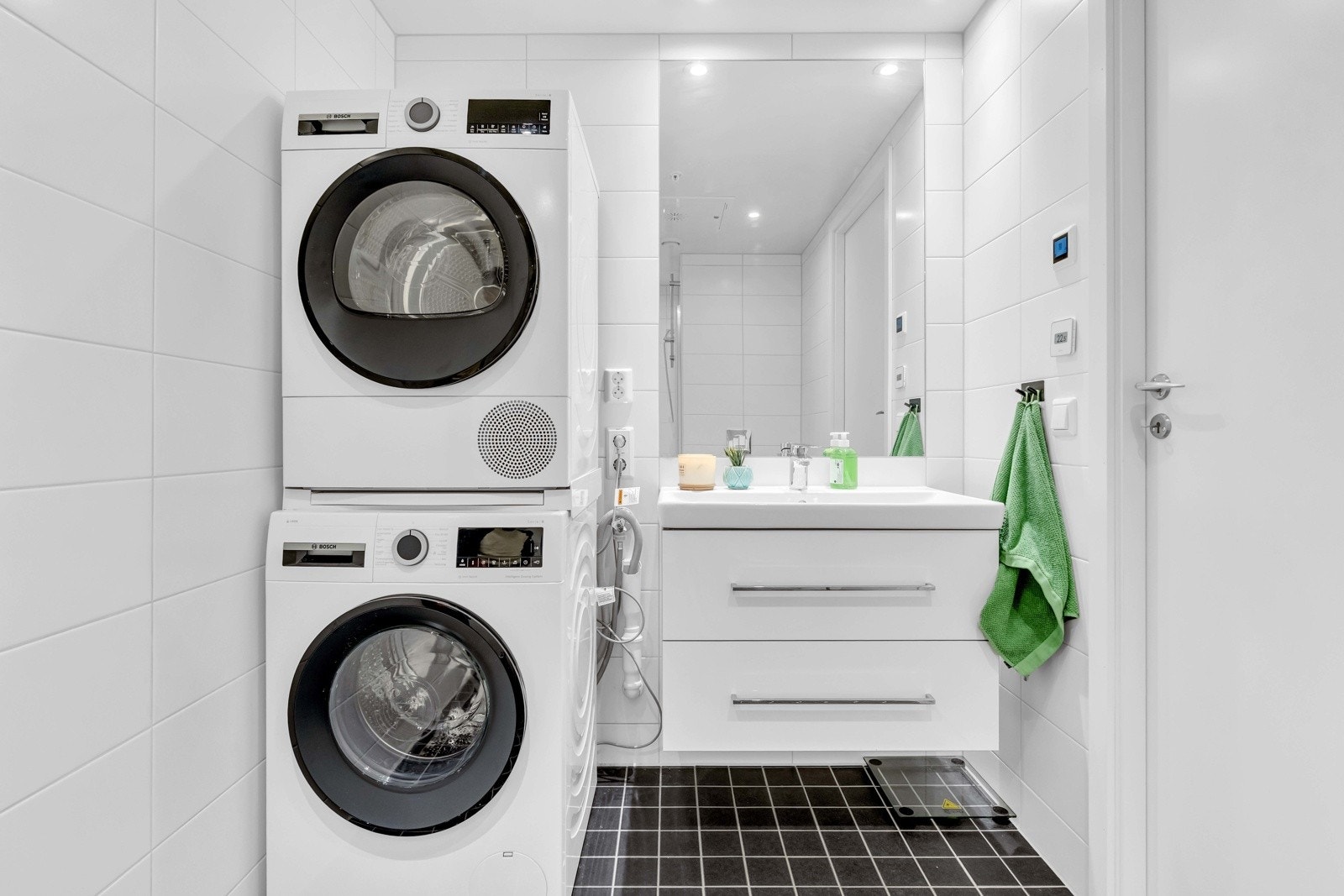 Badet har downlights og gulvvarme er installert Galleribilde