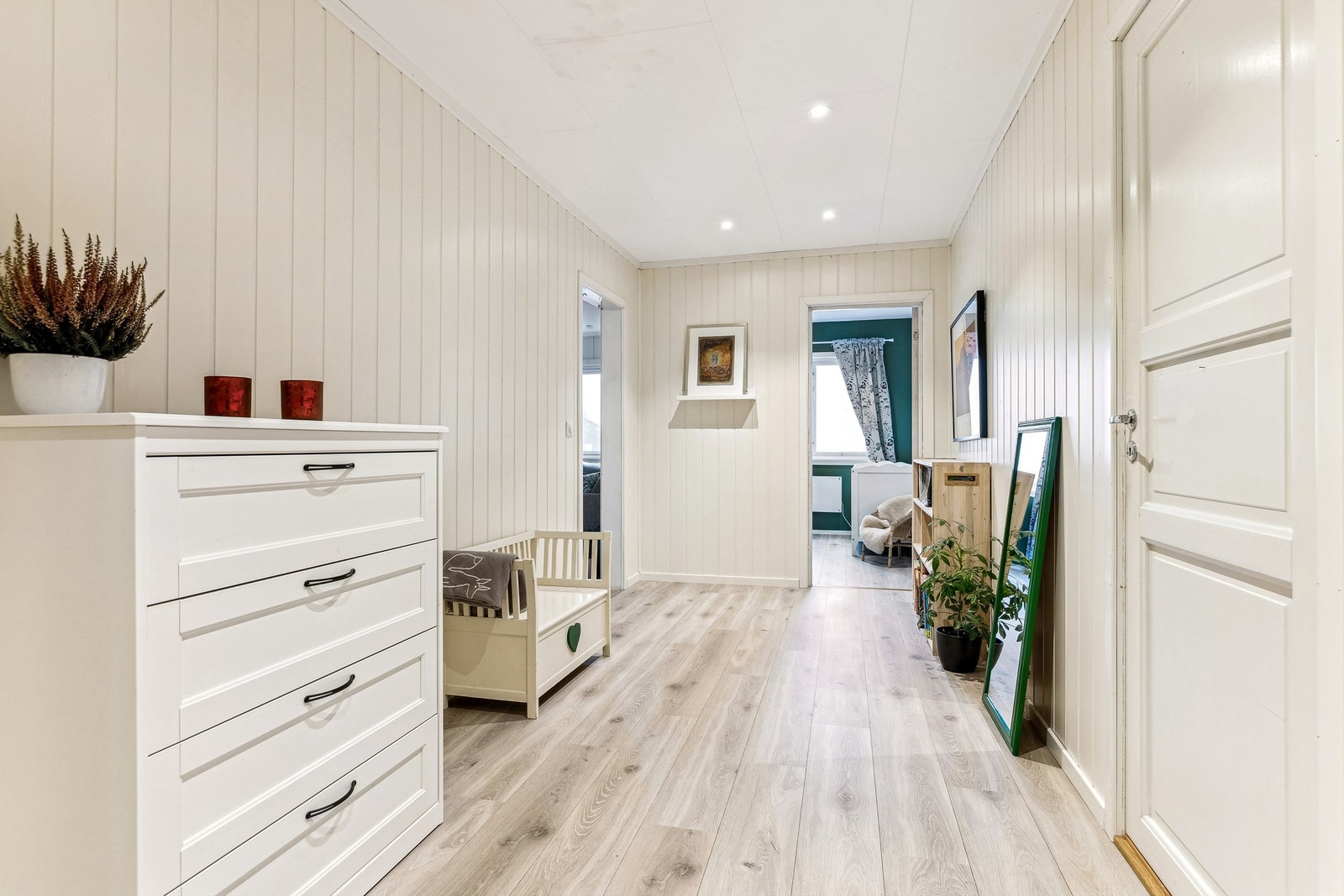 Velkommen inn! Lys og innbydende entré Galleribilde