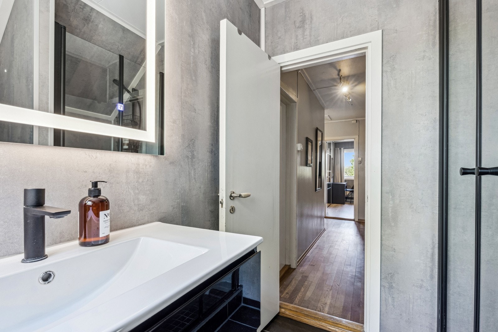 Bad 2.etasje Galleribilde