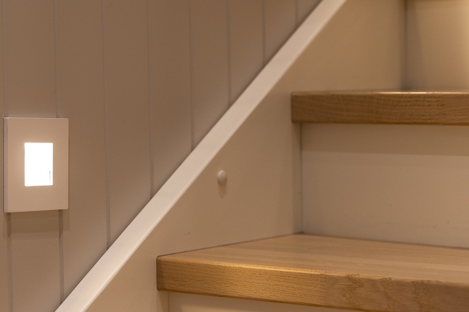 Herlige detaljer med lys i trappegang. Galleribilde