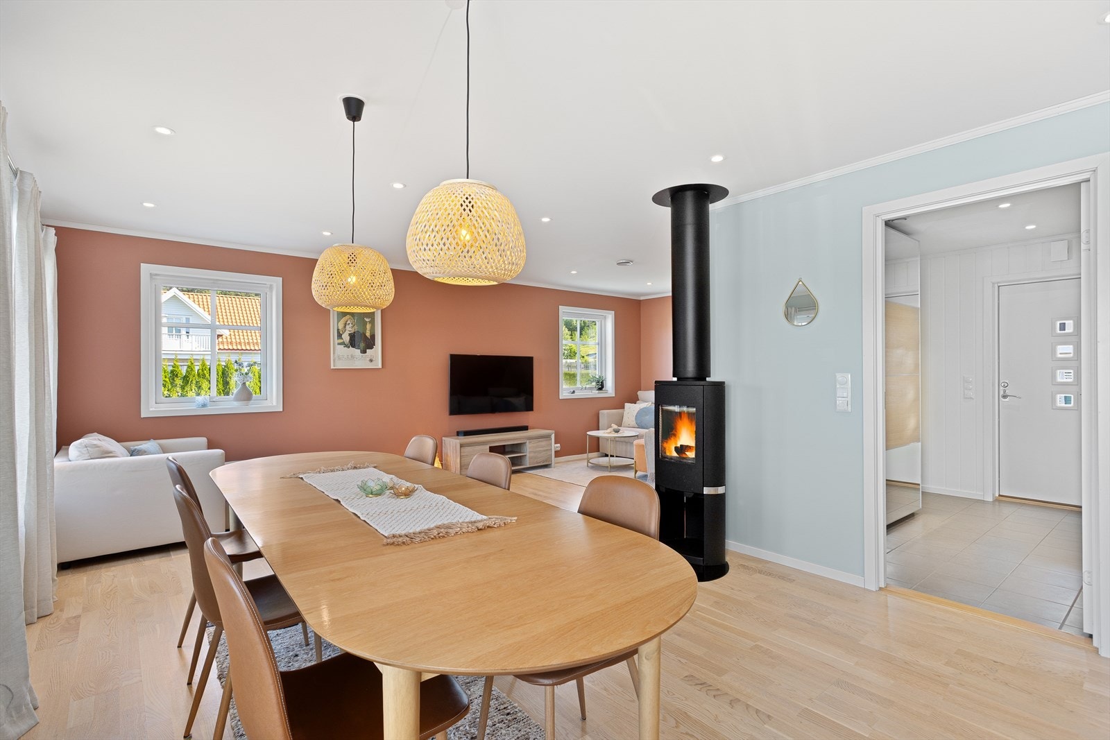 Spisegruppen tar plass i egen sone og innbyr til sosiale og hyggelige måltider. Galleribilde