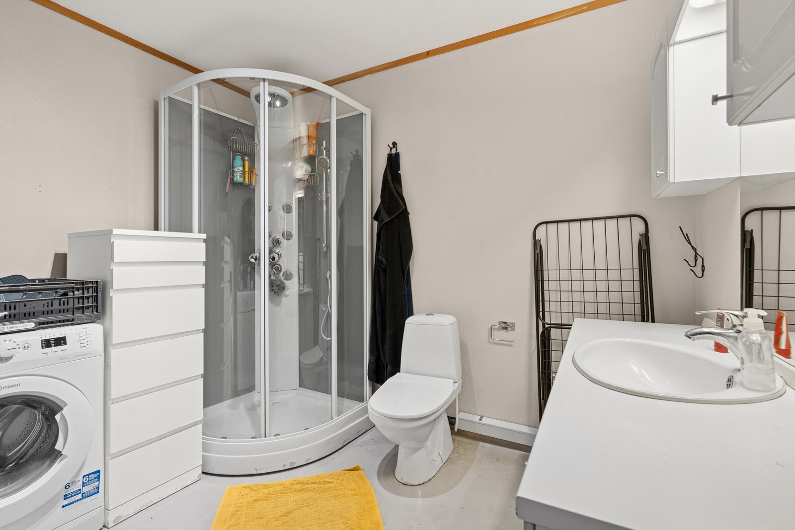 Baderom - sokkelleilighet Galleribilde